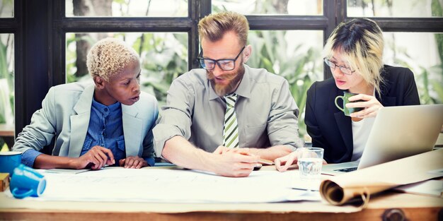 Estratégias de gestão de despesas e controle financeiro doméstico